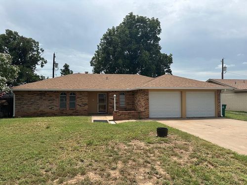 33 Dellwood Dr, San Angelo, TX, 76903-9107 | Card Image