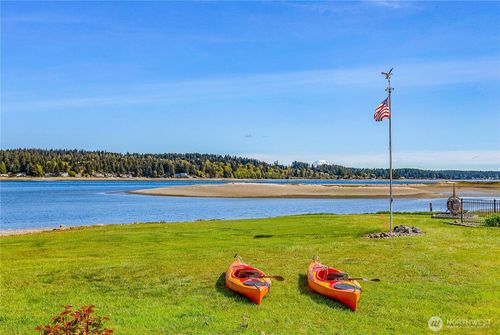 7530 E Grapeview Loop Rd, Allyn, WA, 98524-9755 | Card Image