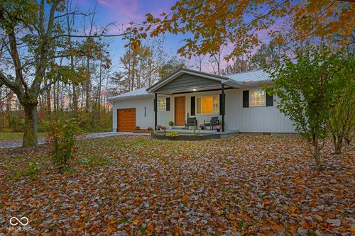 520 S Shady Ln, Austin, IN, 47102-8943 | Card Image