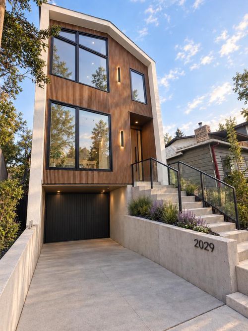 2029 35 Ave Sw, Calgary, AB, T2T2E2 | Card Image