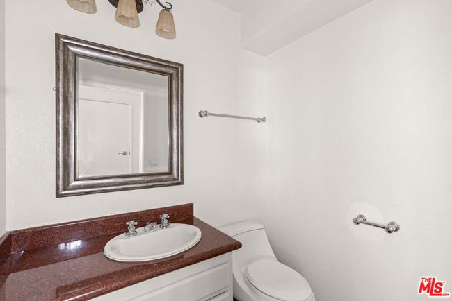 3962 Oakfield Dr, House other with 5 bedrooms, 5 bathrooms and 2 parking in Sherman Oaks CA | Image 18