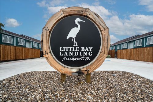 1806 Highway 35 N, Rockport, TX, 78382-3330 | Card Image