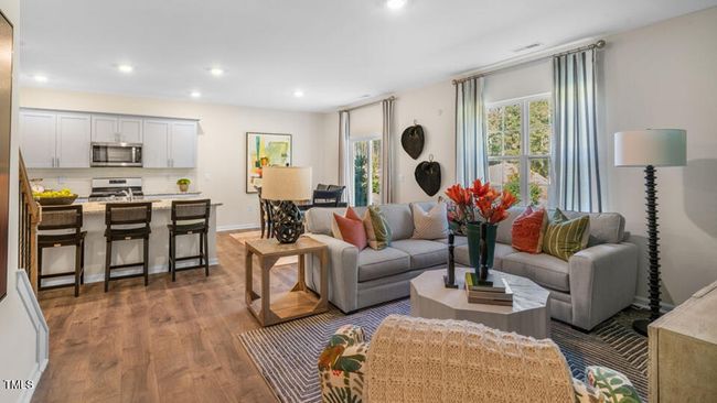Living Area | Image 16