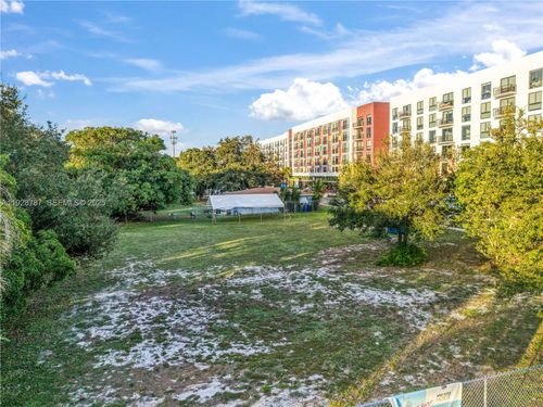 501 Nw 7th Ter, Fort Lauderdale, FL, 33311-8140 | Card Image