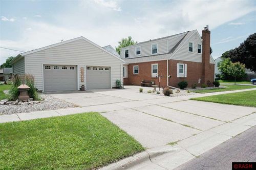 515 S Hampton St, Fairmont, MN, 56031-4102 | Card Image