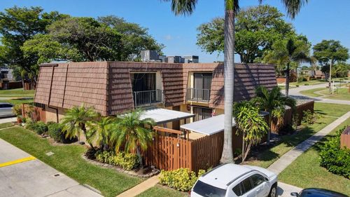 56-b-562 Springdale Cir, Palm Springs, FL, 33461-1533 | Card Image