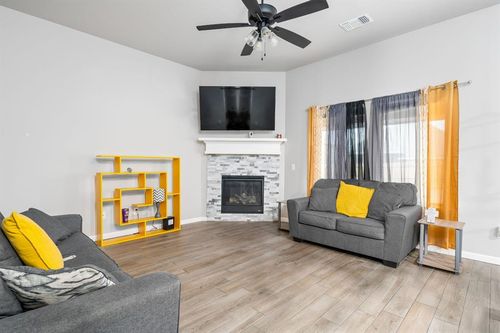 5400 Malpaso Creek Dr, Mustang, OK, 73064-4882 | Card Image