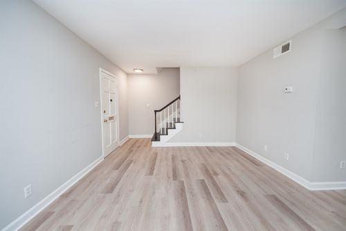 apt-b-1466 B Dover Rd, Spartanburg, SC, 29301-1338 | Card Image