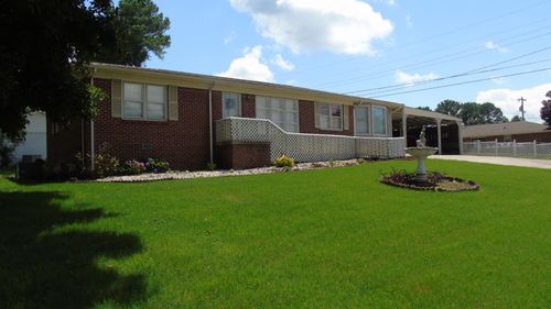 103 Plant St, Muscle Shoals, AL, 35661-1066 | Card Image