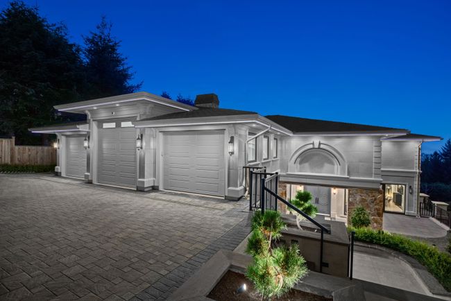 1436 Sandhurst Place, House other with 7 bedrooms, 7 bathrooms and 6 parking in West Vancouver BC | Image 4