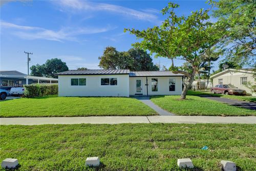 1330 Nw 190th St, Miami Gardens, FL, 33169-3427 | Card Image