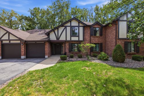 46d-8215 Willow Dr, Palos Hills, IL, 60465-2563 | Card Image