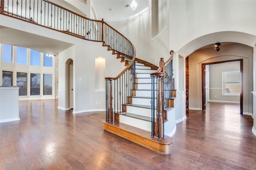 2260 Bald Eagle Way, Grand Prairie, TX, 75052-4138 | Card Image