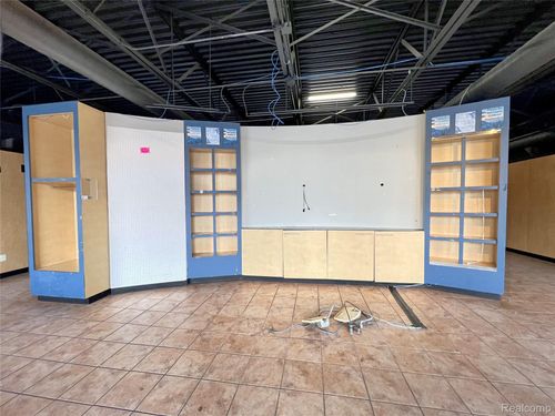 1354 E Bristol Rd, Burton, MI, 48529-2212 | Card Image