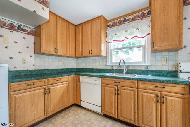 57 Burnside Pl, House other with 4 bedrooms, 1 bathrooms and null parking in Haskell NJ | Image 10