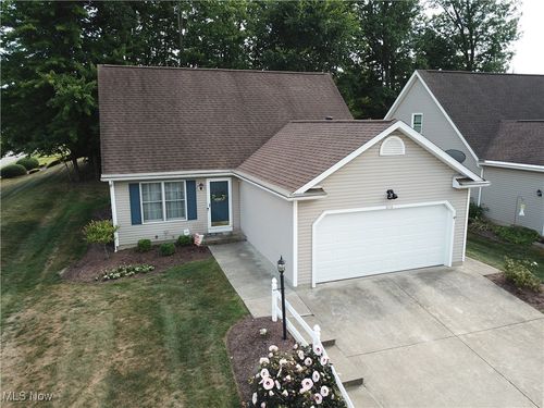 2-3174 Wolf Run Dr, Ravenna, OH, 44266-9042 | Card Image