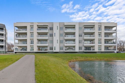 7402-5211 Highpointe Lakes Dr, Westerville, OH, 43081-4846 | Card Image