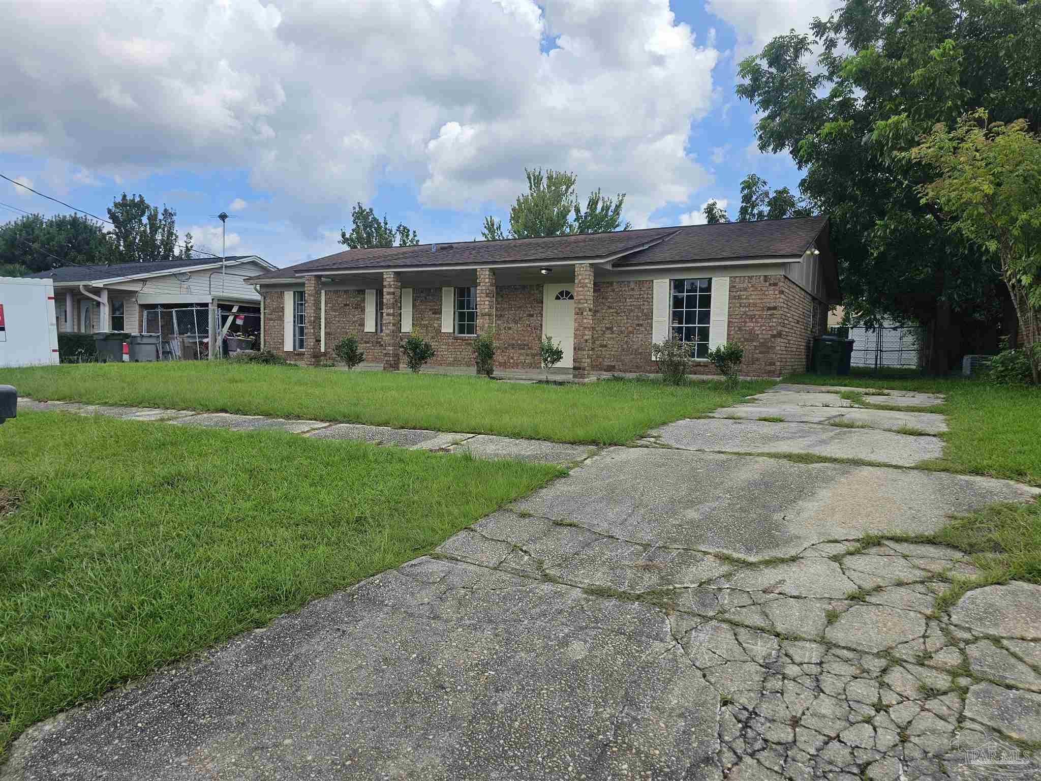 Redondo Dr, Pensacola, FL 32526