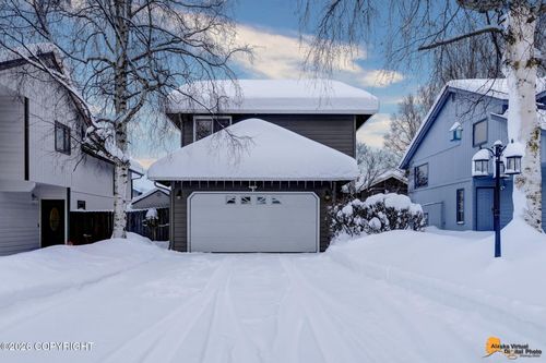 7471 Clairborne Cir, Anchorage, AK, 99502-7157 | Card Image