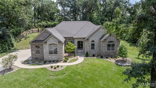 5 Watch Hill Rd, Saint Louis, MO, 63124-1335 | Card Image