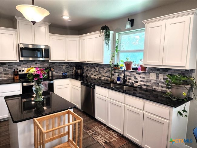 2566 Belle Hubbard Trl, House other with 4 bedrooms, 2 bathrooms and null parking in Belton TX | Image 5