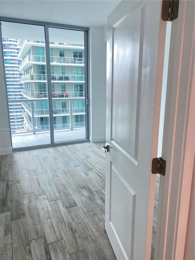 APT-2617 - 1111 Sw 1 St Ave, Condo with 2 bedrooms, 2 bathrooms and null parking in Miami FL | Image 6