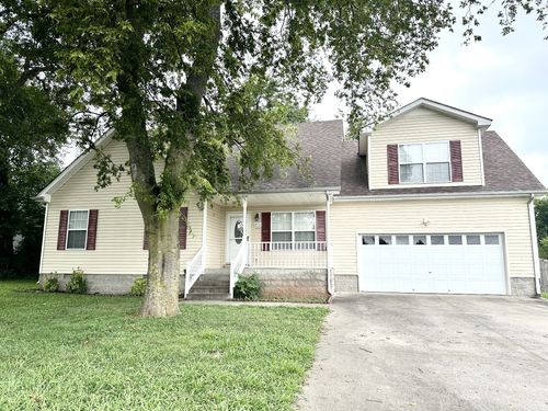 4077 Challis Dr, Clarksville, TN, 37040-2533 | Card Image
