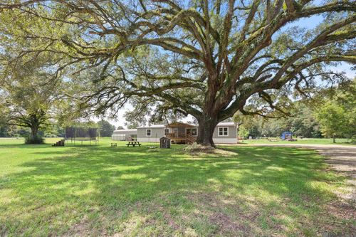 38181 Greenwell Springs Rd, Greenwell Springs, LA, 70739-6624 | Card Image