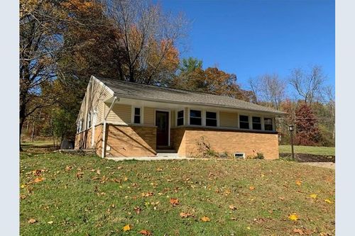 8131 Rowan Rd, Cranberry Twp, PA, 16066-3743 | Card Image