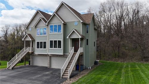 373 Cherokee Dr, Beaver Falls, PA, 15010-8479 | Card Image