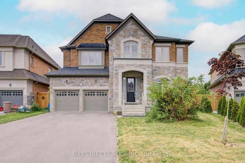 38 Brown Crt, Newmarket, ON, L3Y0C7 | Card Image