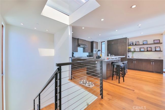 104 Manhattan Ave, Townhouse with 4 bedrooms, 4 bathrooms and 4 parking in Manhattan Beach CA | Image 5