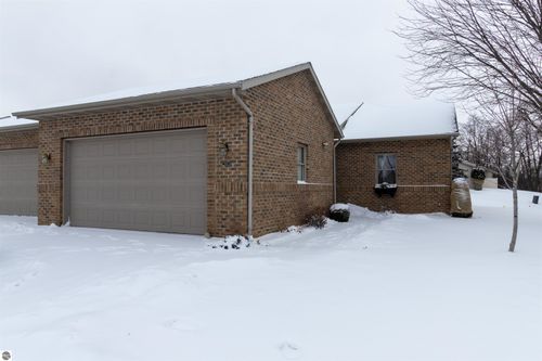 2730 Eland Court, Mt Pleasant, MI, 48858 | Card Image
