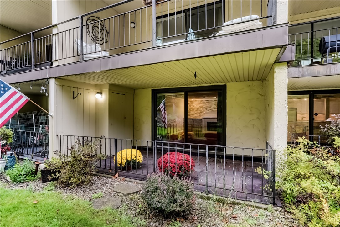 Bay Village Dr, Rochester, NY 14609