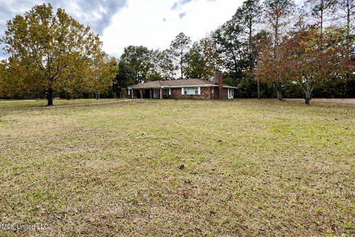 29129 J P Ladner Rd, Pass Christian, MS, 39571-9575 | Card Image