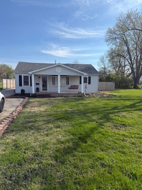 410 W Grant St, Paris, IL, 61944-2647 | Card Image