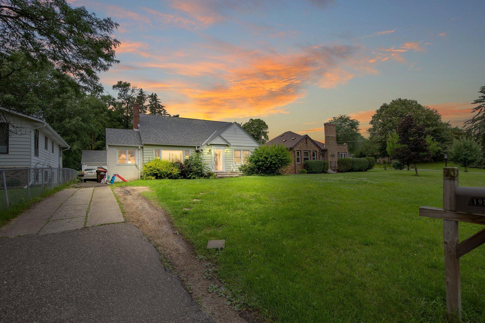 Kenwood Dr, Saint Paul, MN 55117