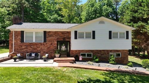 129 Swiss Haven Dr, Pilot Mountain, NC, 27041-8476 | Card Image