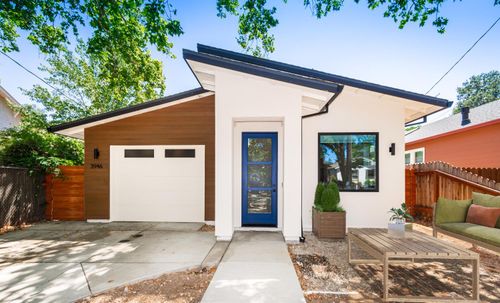 3946 3rd Ave, Sacramento, CA, 95817-3008 | Card Image