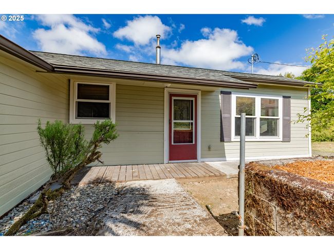 512 4 Th St, House other with 3 bedrooms, 2 bathrooms and null parking in Myrtle Point OR | Image 11