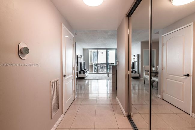 APT-603 - 17555 Atlantic Blvd, Condo with 2 bedrooms, 2 bathrooms and null parking in Sunny Isles Beach FL | Image 11
