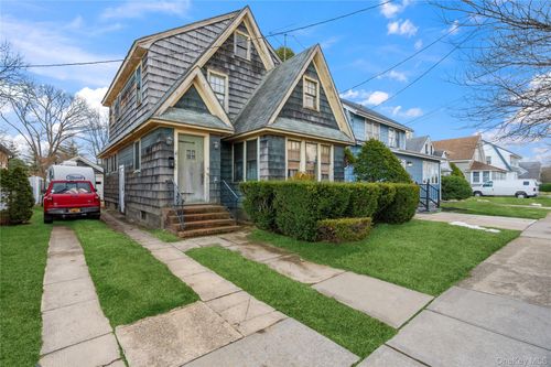 114 Buckingham Pl, Lynbrook, NY, 11563-1952 | Card Image