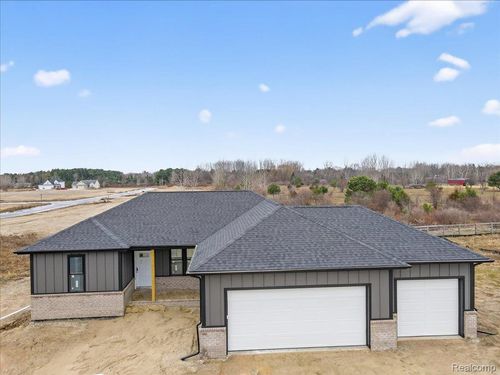 2401 Mcclellan Boulevard, Davison, MI, 48423 | Card Image