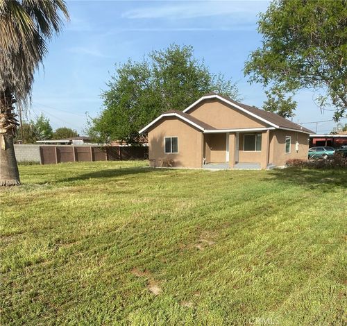 2302 Norwalk St, Delano, CA, 93215-1116 | Card Image