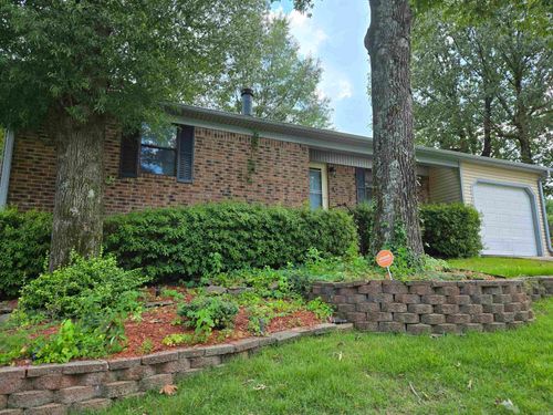 3900 Cedar Valley Dr, Paragould, AR, 72450-2568 | Card Image