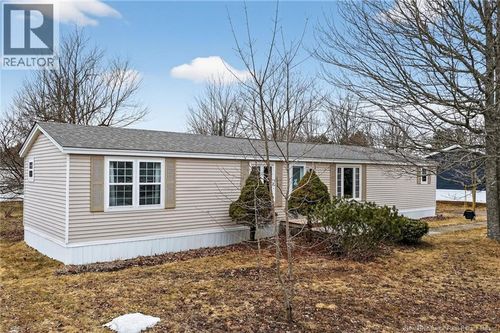 7 Kingfisher St, Moncton, NB, E1H2X8 | Card Image