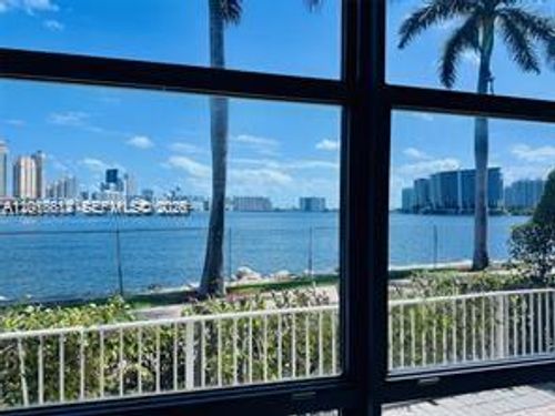 112-19101 Ne 36th Ct, Aventura, FL, 33180 | Card Image