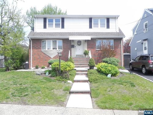 2 Tuve Ln, South Hackensack, NJ, 07606-1631 | Card Image