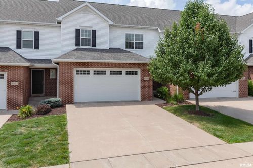 4446 Slate Creek Dr, Bettendorf, IA, 52722-1773 | Card Image