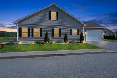 978 Franklin Park W, Saint Albans, VT, 05478-2473 | Card Image